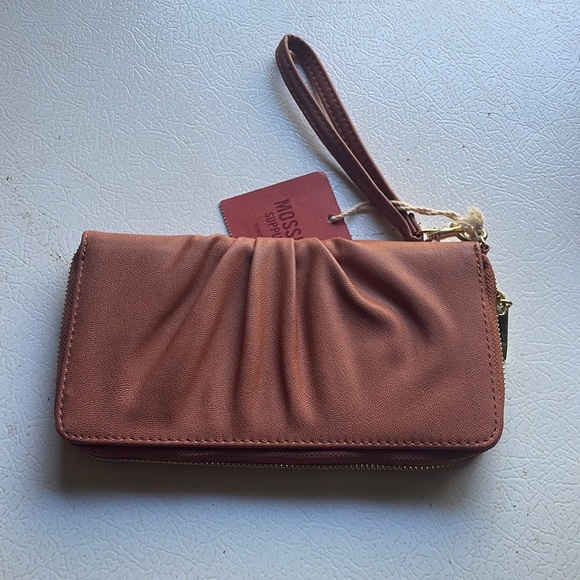 Mossimo supply co mauve zip wallet - Picture 1 of 4